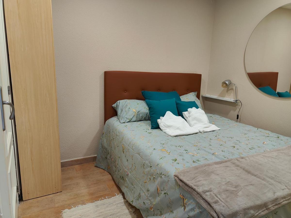 Turia Y Ciencias Apartment *