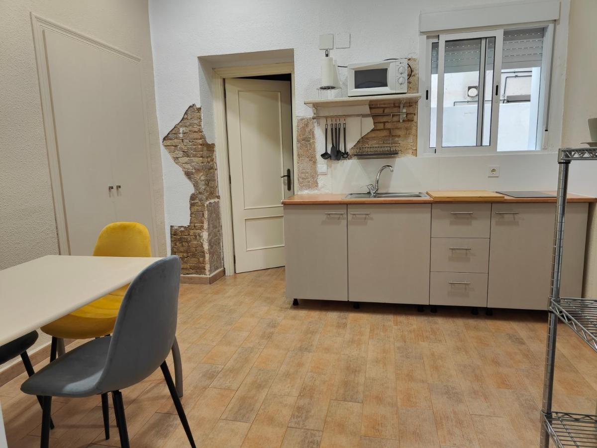 Turia Y Ciencias Apartment *
